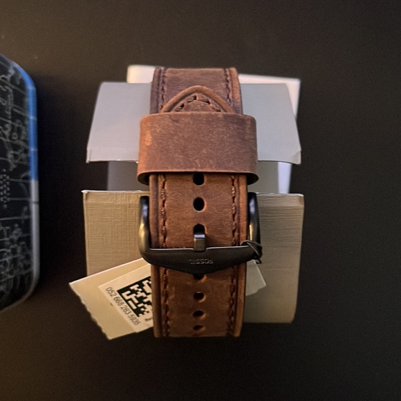 NWT Men’s Fossil brown leather wristband analogue watch with big face. - Picture 2 of 5